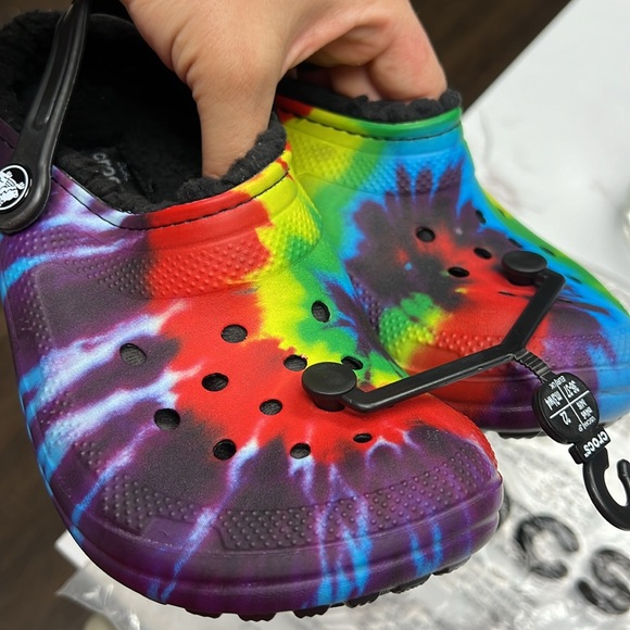 NWT Kids Tye Dye Crocs - Picture 2 of 5